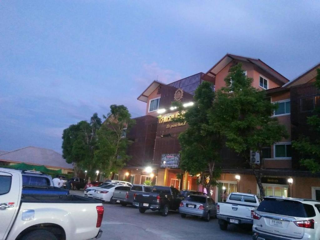 Le Parc Wangnang Hotel Phitsanulok Ngoại thất bức ảnh