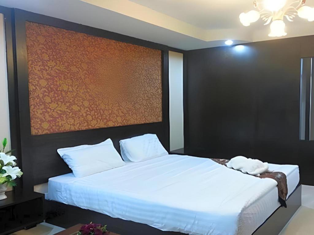 Le Parc Wangnang Hotel Phitsanulok Ngoại thất bức ảnh
