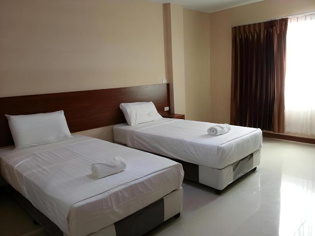 Le Parc Wangnang Hotel Phitsanulok Ngoại thất bức ảnh