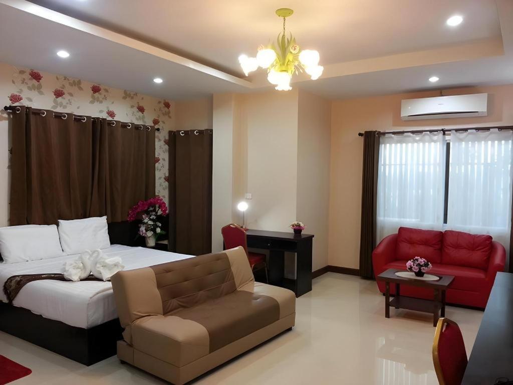 Le Parc Wangnang Hotel Phitsanulok Ngoại thất bức ảnh