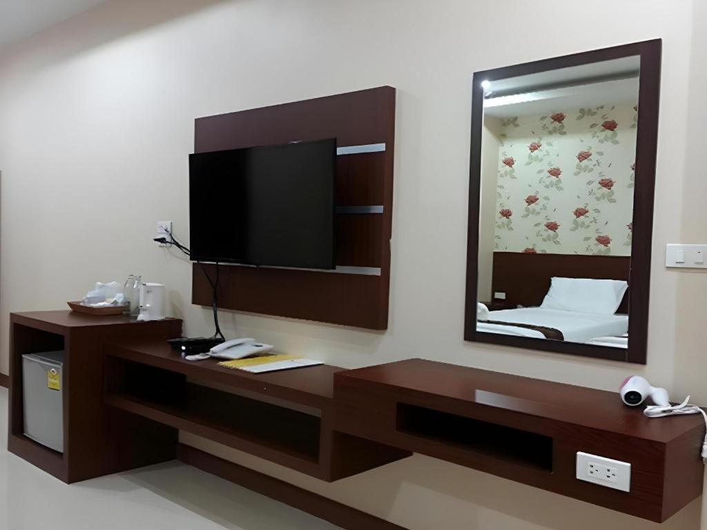 Le Parc Wangnang Hotel Phitsanulok Ngoại thất bức ảnh