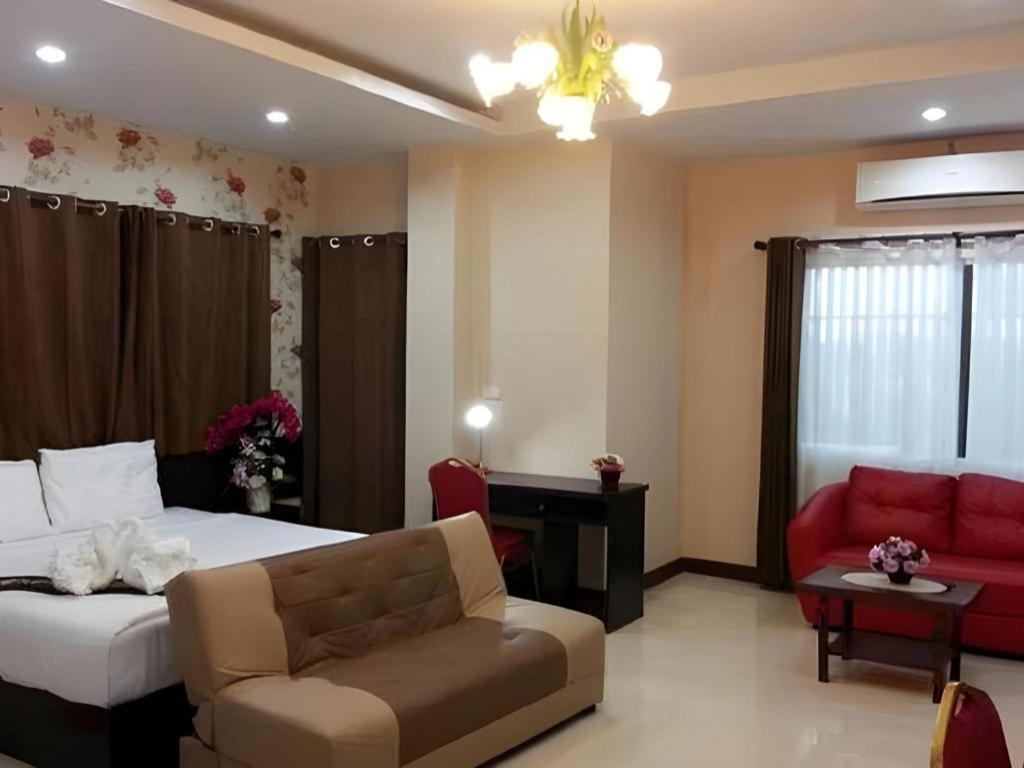 Le Parc Wangnang Hotel Phitsanulok Ngoại thất bức ảnh