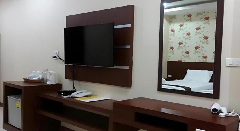Le Parc Wangnang Hotel Phitsanulok Ngoại thất bức ảnh