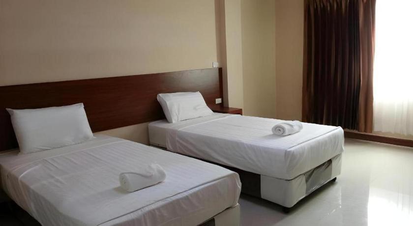 Le Parc Wangnang Hotel Phitsanulok Ngoại thất bức ảnh