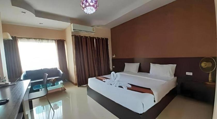 Le Parc Wangnang Hotel Phitsanulok Ngoại thất bức ảnh