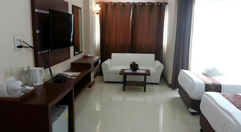 Le Parc Wangnang Hotel Phitsanulok Ngoại thất bức ảnh