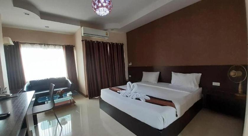 Le Parc Wangnang Hotel Phitsanulok Ngoại thất bức ảnh