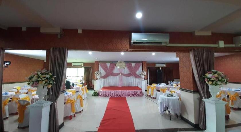 Le Parc Wangnang Hotel Phitsanulok Ngoại thất bức ảnh